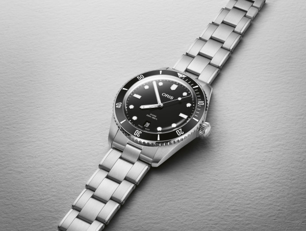 часовник мъжки автоматичен oris divers date 733 7795 4054 с черен циферблат ClassicWatches.bg
2