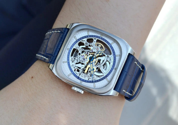 мъжки часовник автоматичен poljot-international-bolshoi-masepa-2820.1000121-on-wrist-classicwatches