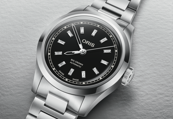 дамски часовник Oris с 12 диаманта и черен циферблат – ClassicWatches.bg
