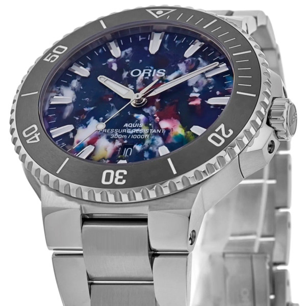 Oris Aquis Date Upcycle 43.5mm 733 7789 4150-07 8 23 04PEB