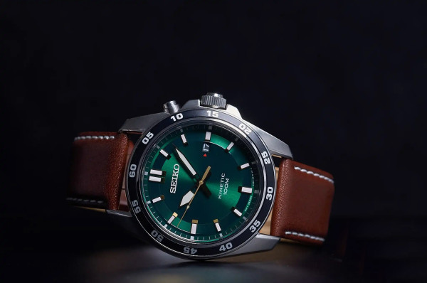 часовник мъжки kinetic seiko ska791p1 със зелен циферблат ClassicWatches.bg
