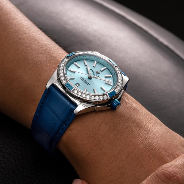 Breitling A17356531C1P1 – дамски часовник с корпус инкрустиран с диаманти – classicwatches.bg