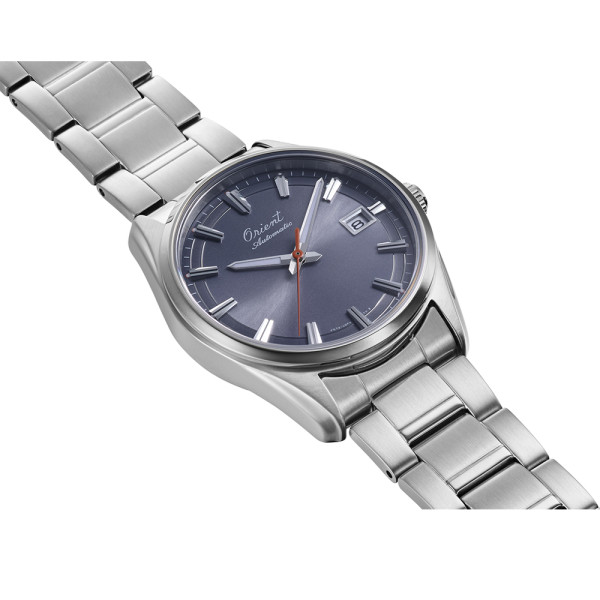 Orient RA-AC0R04N часовник със сапфир-кристал и сива верижка ClassicWatches.bg