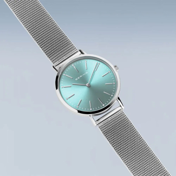 Дамски сет часовник и гривна Bering Classic 14134-005-GWP