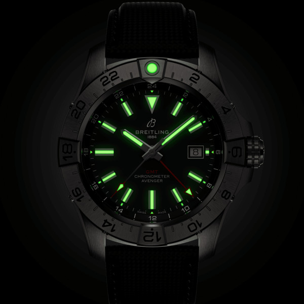 Breitling Avenger Automatic GMT 44 A32320101B1X1