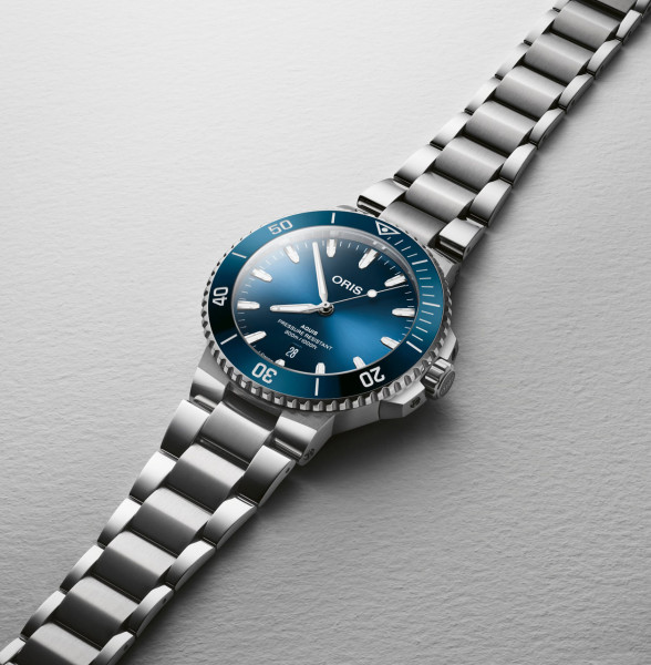 ЧАСОВНИК ORIS AQUIS DATE 43.5MM 733 7789 4153-07 8 23 04PEB