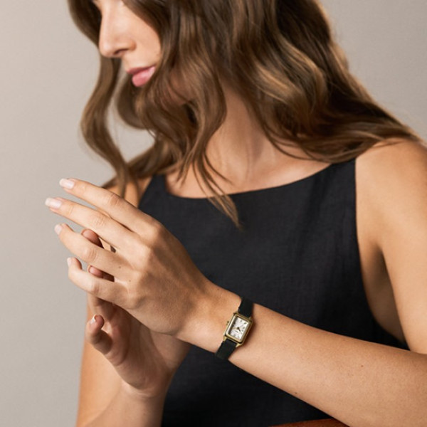 дамски часовник fossil правоъгълен бял циферблат raquel колекция classicwatches.bg