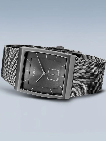 Мъжки часовник Bering Black Horizon 16033-377