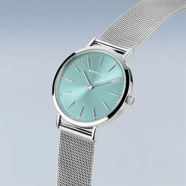 Дамски сет часовник и гривна Bering Classic 14134-005-GWP