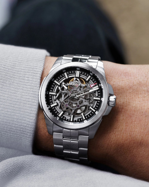 NORQAIN Independence Skeleton N3000.07S01.B01 със стоманен корпус и верижка – classicwatches.bg