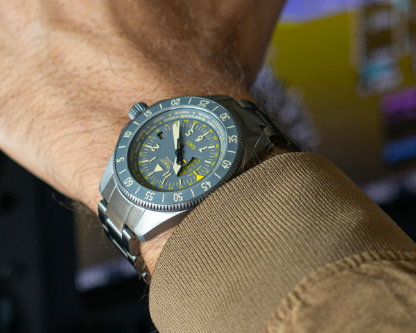 Aviator Airacobra GMT V.1.37.7.305.5