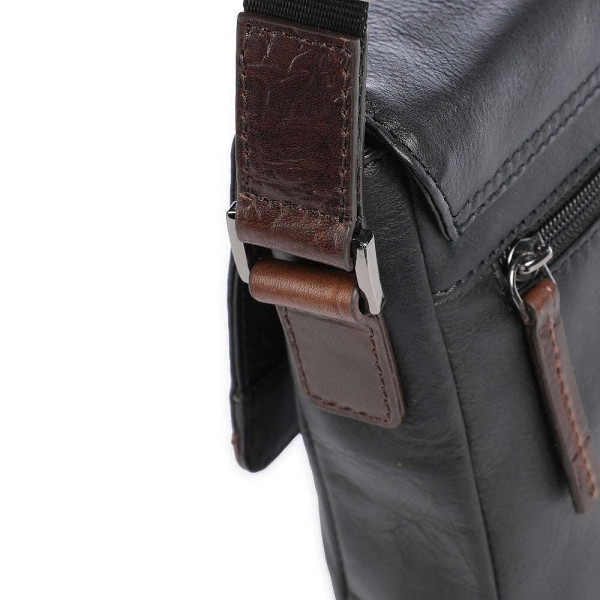 Чанта за рамо Bugatti - Corso Deluxe Crossbody, с капак, черна