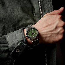 CASIO EFK-100D-3AER мъжки часовник със зелен циферблат

