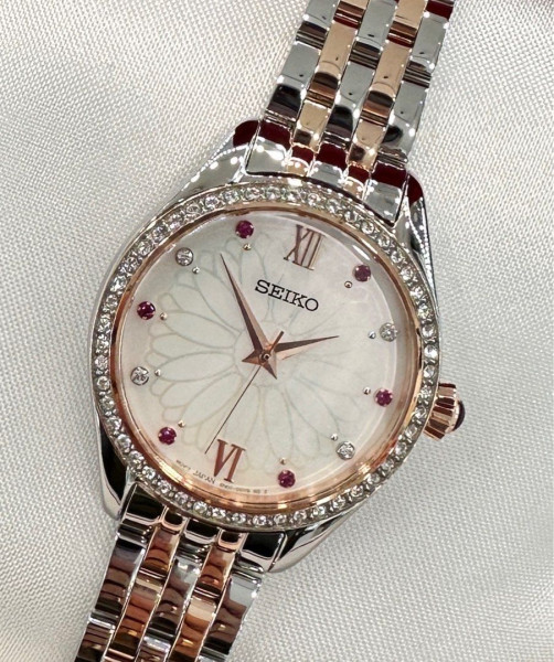 SEIKO CLASSIC 29MM LADY'S WATCH SUR542P1