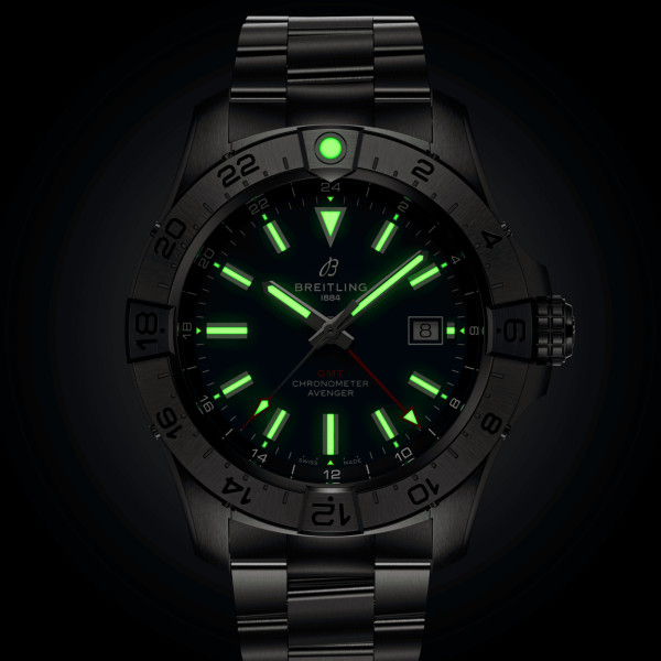 Breitling Avenger Automatic GMT 44 A32320101C1A1