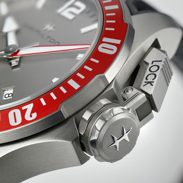 Hamilton Khaki Navy Frogman Titanium H77805380