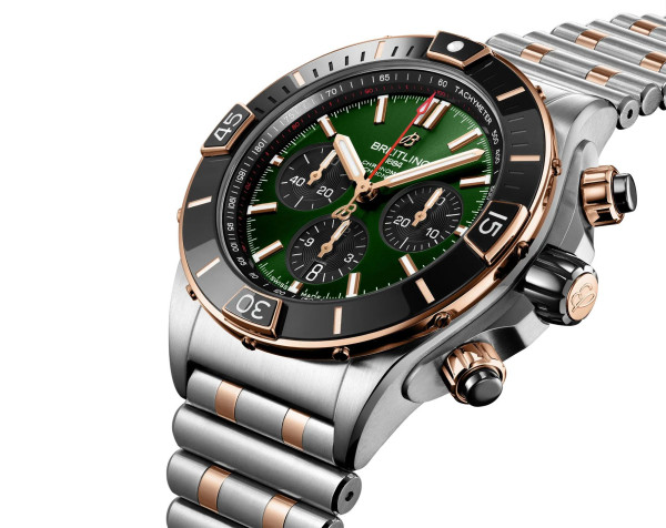 луксозен мъжки часовник breitling super chronomat зелен модел classicwatches.bg