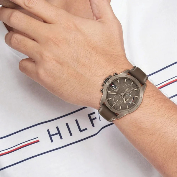 Tommy Hilfiger 1792196 мъжки хронограф кафяв циферблат ClassicWatches.bg

