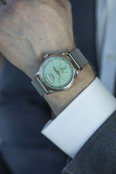 Aviator Douglas Day-Date V.3.44.0.403.5