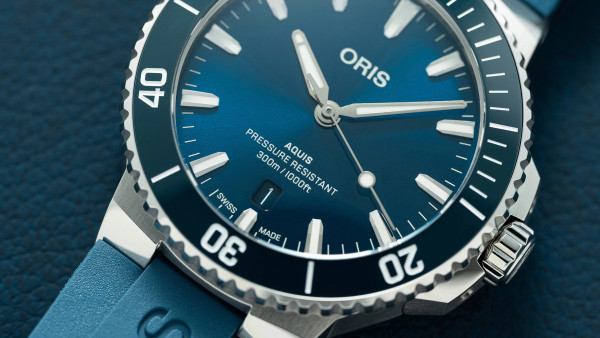 ORIS AQUIS DATE 41.5MM 733 7787 4135-07 4 22 35FC