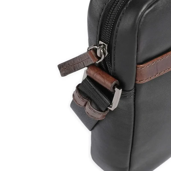 Чанта за рамо Bugatti - Corso Deluxe Crossbody, черна