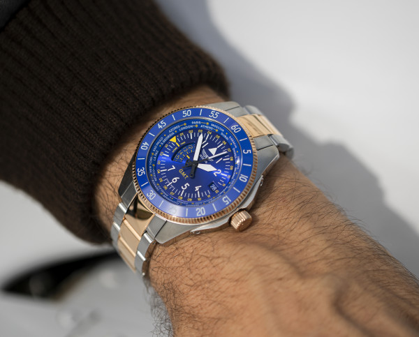 AVIATOR AIRACOBRA GMT 42.8MM V.1.37.3.308.5