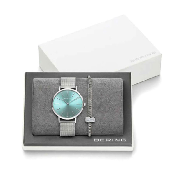 Дамски сет часовник и гривна Bering Classic 14134-005-GWP