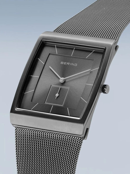 Мъжки часовник Bering Black Horizon 16033-377