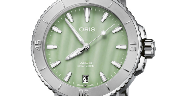 ORIS AQUIS DATE 36.5MM LADIES WATCH 733 7770 4157-07 8 18 05P