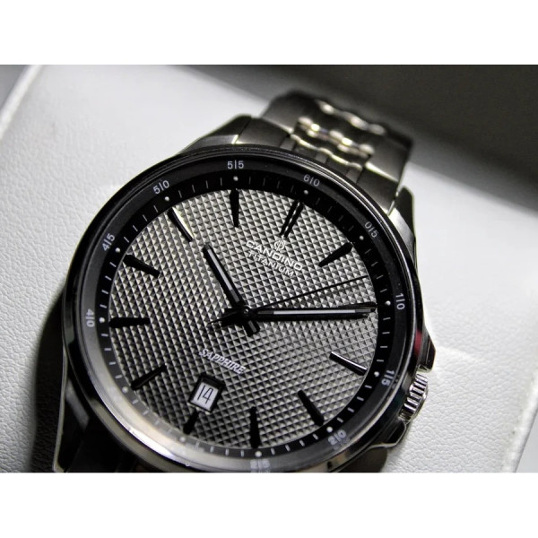 Candino часовник лек титаниев модел с дата и луминисцентни стрелки classicwatches.bg
