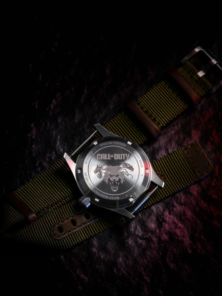 ЧАСОВНИК HAMILTON KHAKI FIELD AUTO 38 ММ CALL OF DUTY H70475930