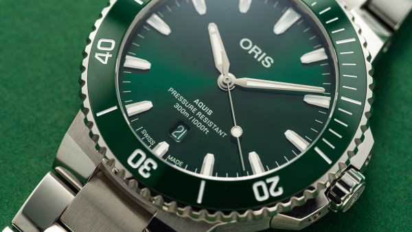 ORIS AQUIS DATE 43.5 MM 733 7789 4157-07 8 23 04PEB