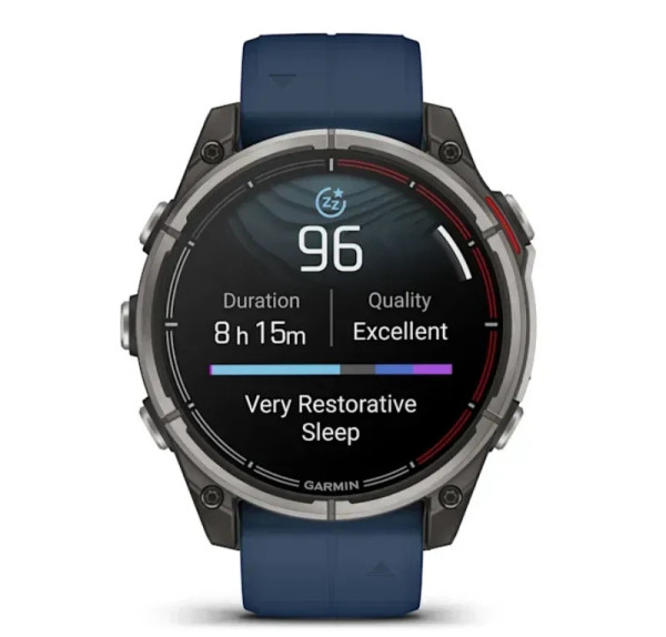 Garmin Quatix 8 с титаниев корпус и вграден LED фенер