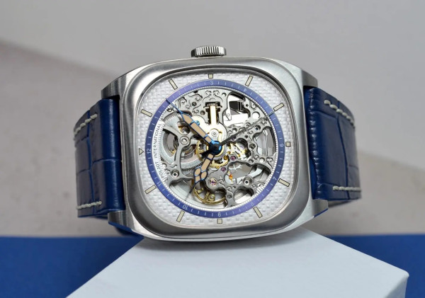 мъжки часовник автоматичен poljot-international-bolshoi-masepa-2820.1000121-silver-skeleton-detail-classicwatches