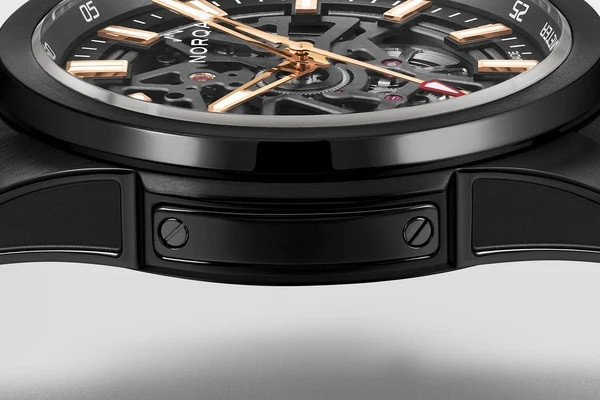 Norqain  Independence Skeleton N3000.07T01.B03