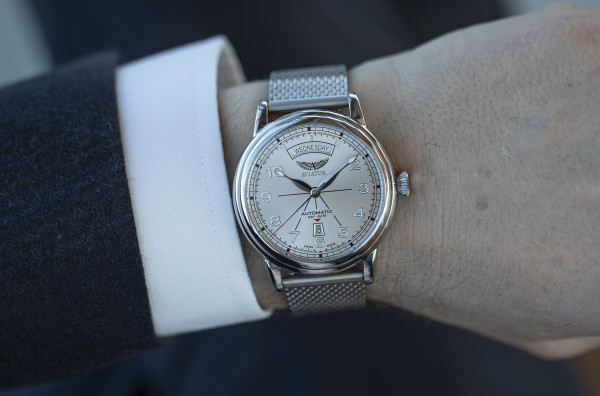 Aviator Douglas Day-Date V.3.44.0.399.5
