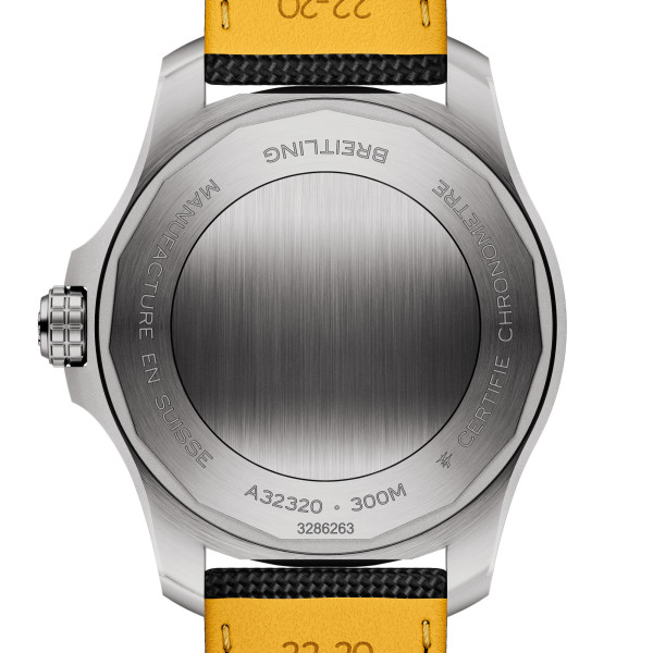 Breitling Avenger Automatic GMT 44 A32320101B1X1