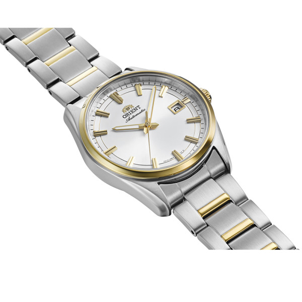 Orient RA-AC0R01S автоматичен модел със златисти стрелки и индекси ClassicWatches.bg