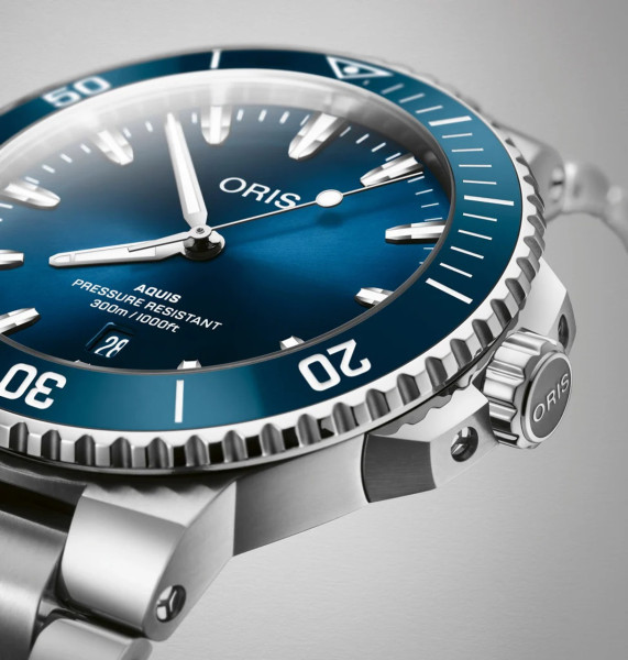 ЧАСОВНИК ORIS AQUIS DATE 43.5MM 733 7789 4153-07 8 23 04PEB