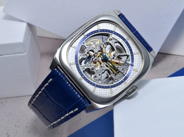 мъжки часовник автоматичен poljot-international-bolshoi-masepa-2820.1000121-dial-closeup-classicwatches