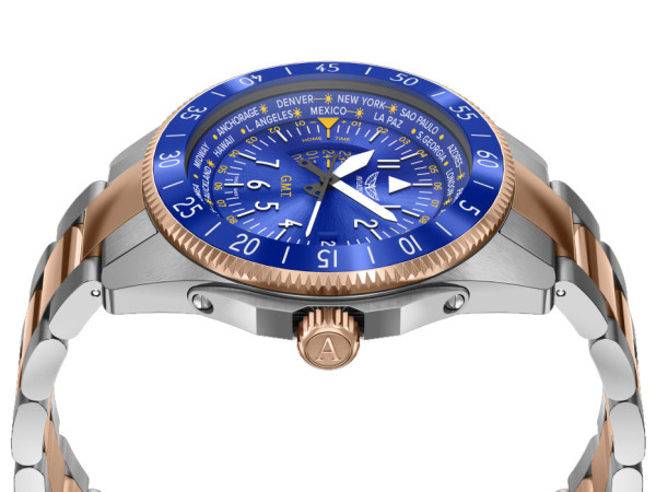 AVIATOR AIRACOBRA GMT 42.8MM V.1.37.3.308.5