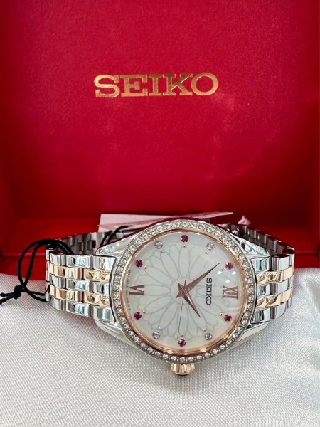 SEIKO CLASSIC 29MM LADY'S WATCH SUR542P1